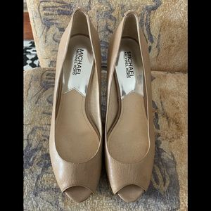 Michael Kors Tan open toe pumps size 9